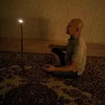 Тратака. Стойка для медитации на свечу.  