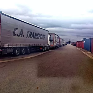 Семейная транспортная компания ищет водителей C+E,  Польша