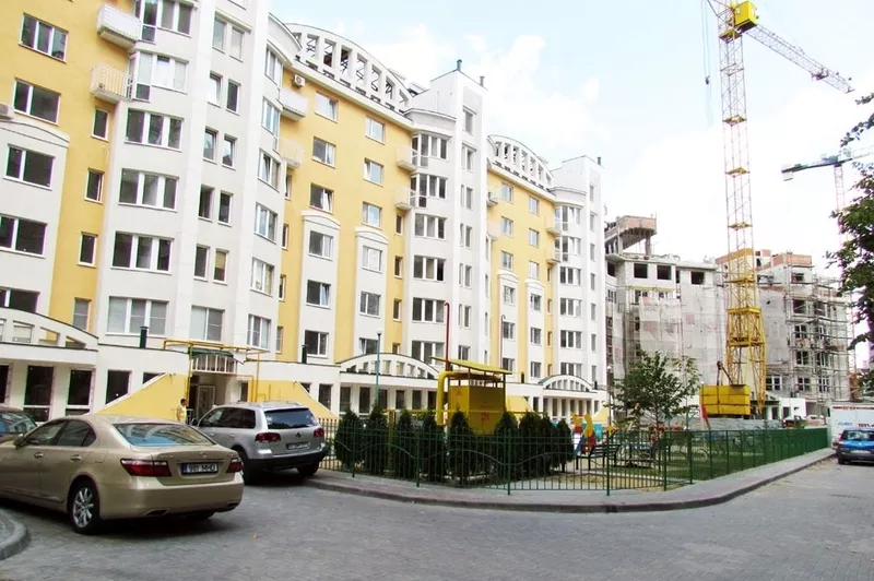 Apartament cu 1 odaie (48.4 m2) si 2 odai (100.2 m2)  in centru Chisin 2