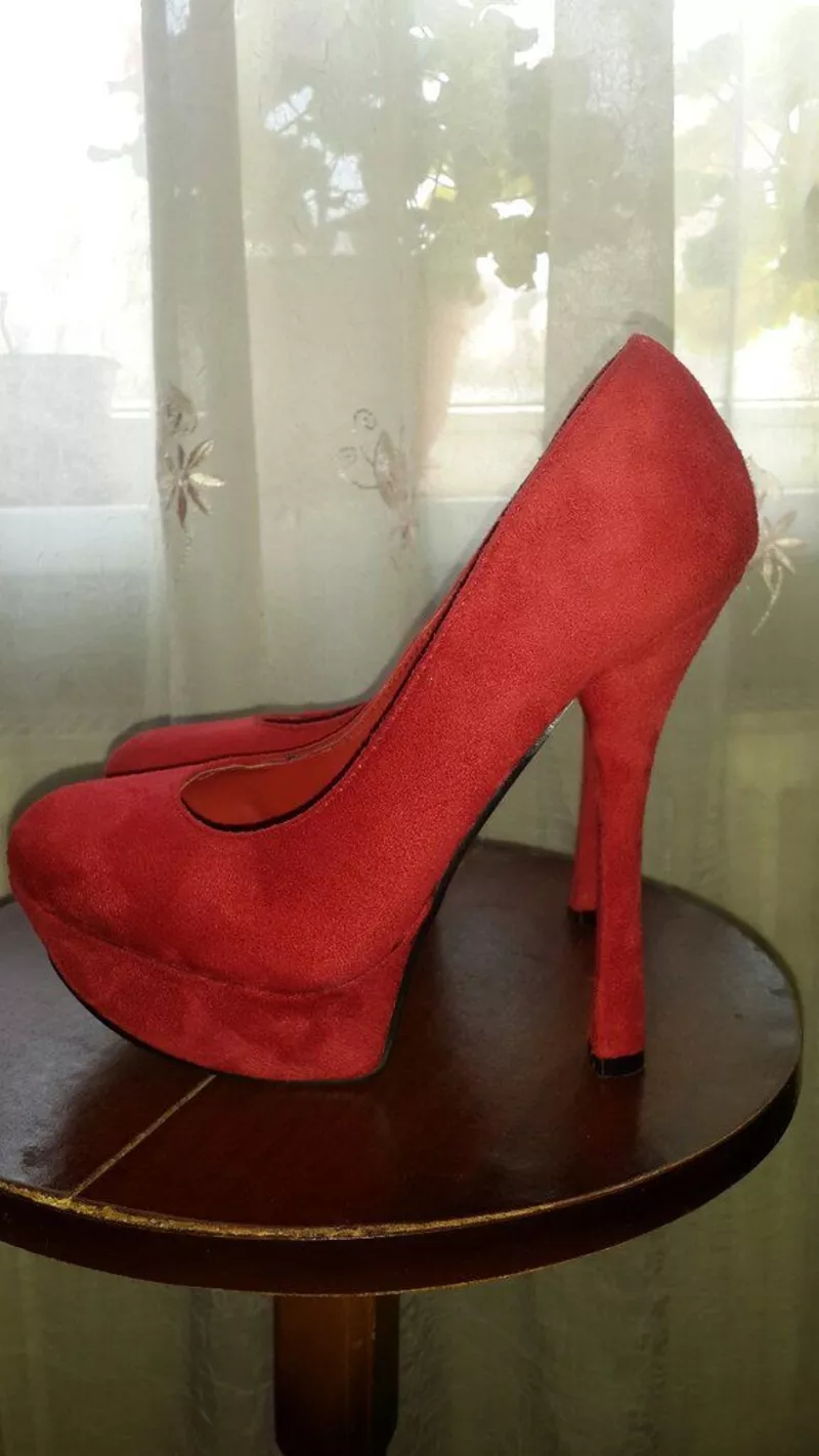 Замшевые, лаковые красные туфли 4