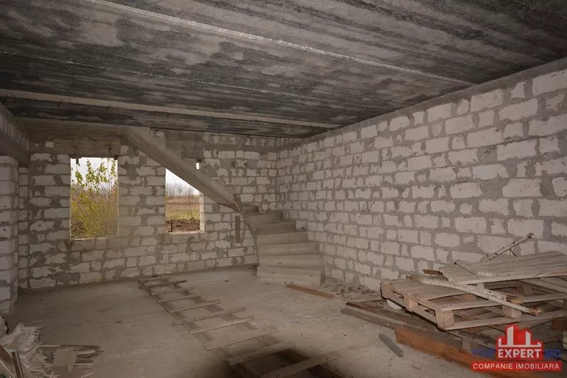 Casa la Truseni cu proiect individual foarte reusit! 41 000 € 3