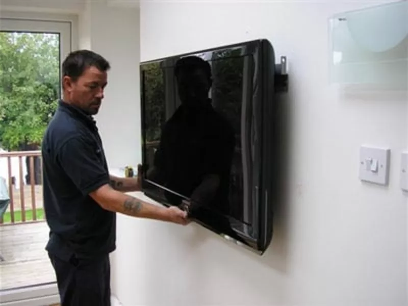 Установка телевизоров на стену Кронштейны для телевизоров,  instalare T 8