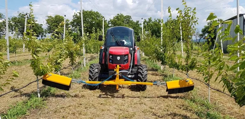 Vanzare ArmaTrac 804.4 (80 C.P.) Tractor. 6