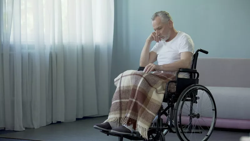 Требуется сиделка (Женщина 40-50 лет)