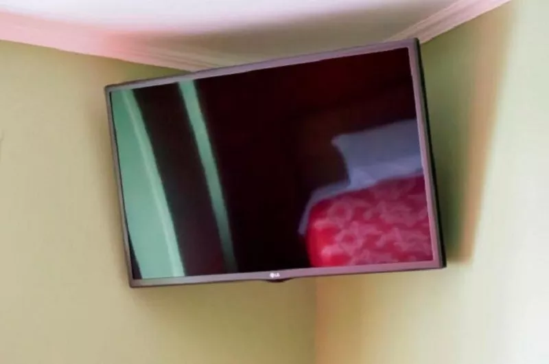 Установка полок,  зеркал,  телевизоров и  др. Навеска и монтаж. Кишинев. 4