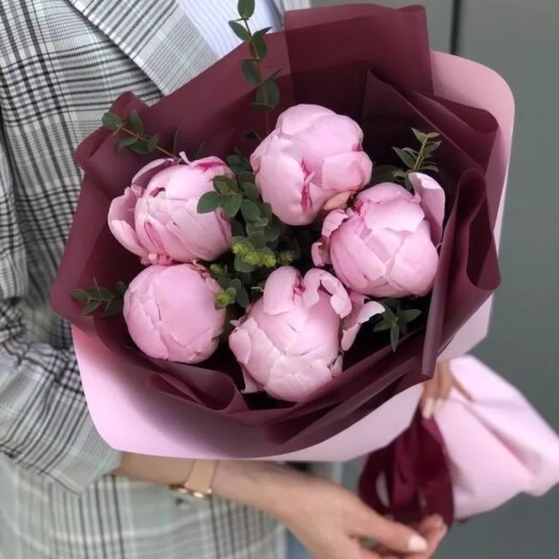 Surprinde-i ziua cu un buchet proaspăt,  livrat direct la ușă!