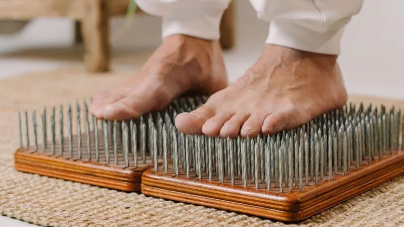 Гвоздестояние – Гвоздележание. Statul si culcatul pe tinte.