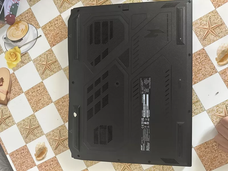 Продам Acer Nitro V16 4