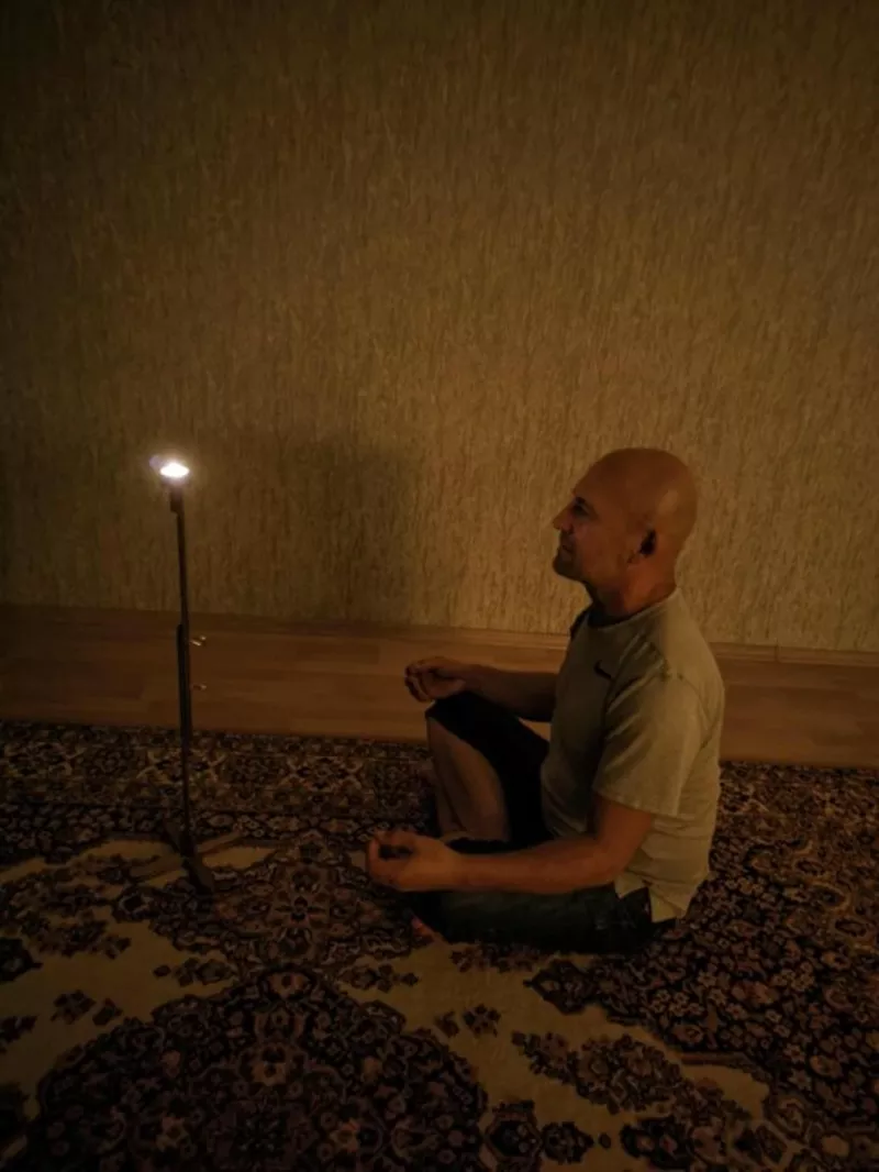 Тратака. Стойка для медитации на свечу.  