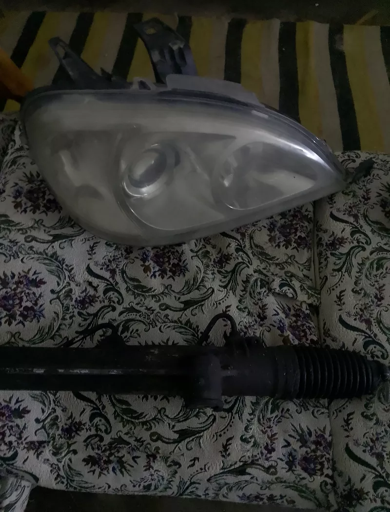 Продам запчасти на машину Мерседес емэл 2