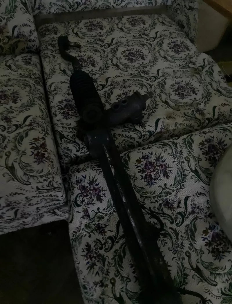 Продам запчасти на машину Мерседес емэл 3