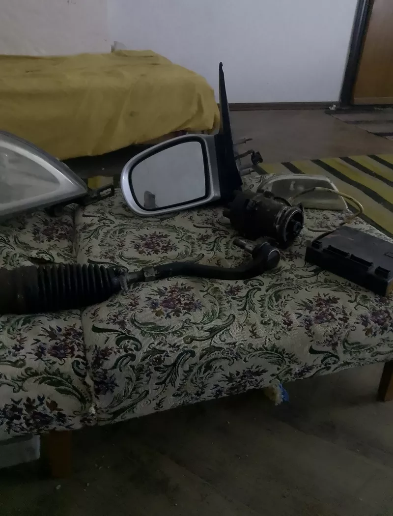 Продам запчасти на машину Мерседес емэл 6