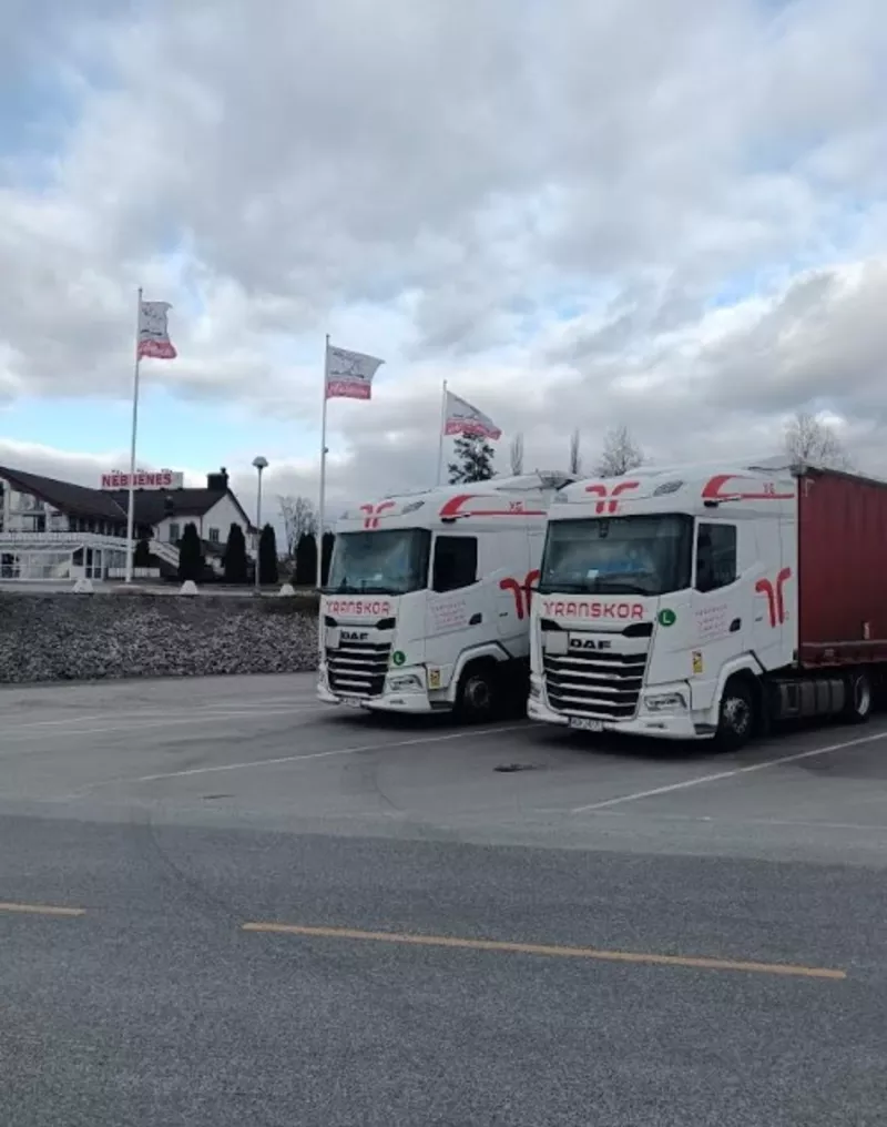 Приглашаем водителя кат. СЕ,  полная поддержка